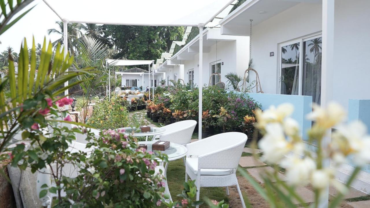 Whiteflower Resort Morjim Luaran gambar