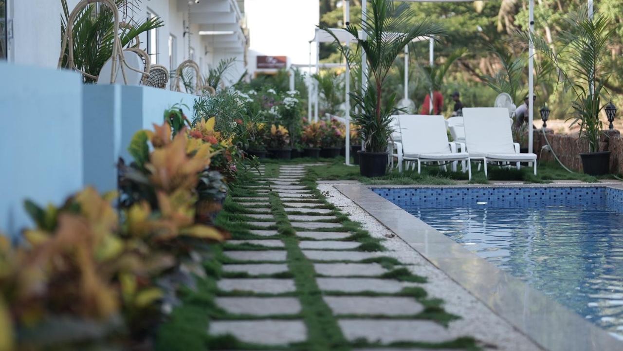 Whiteflower Resort Morjim Luaran gambar
