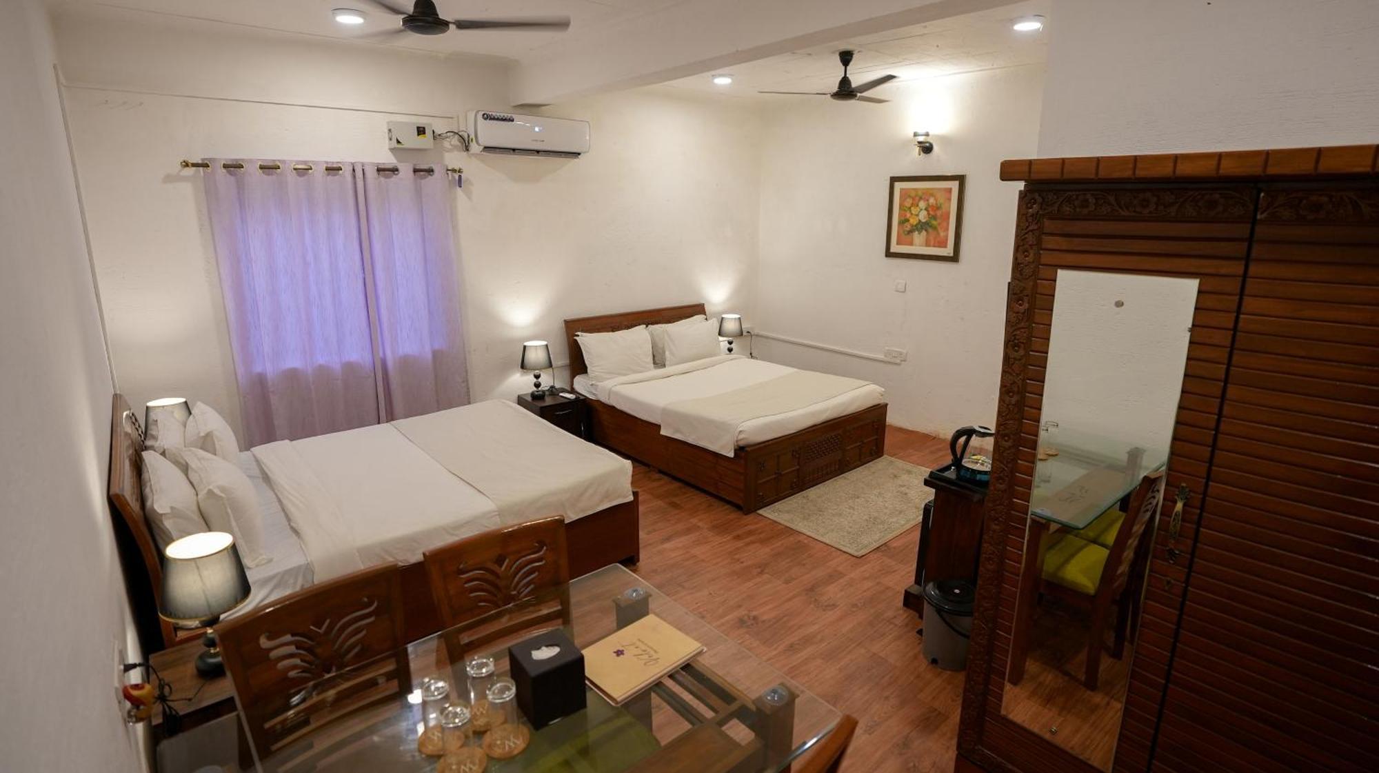 Whiteflower Resort Morjim Luaran gambar