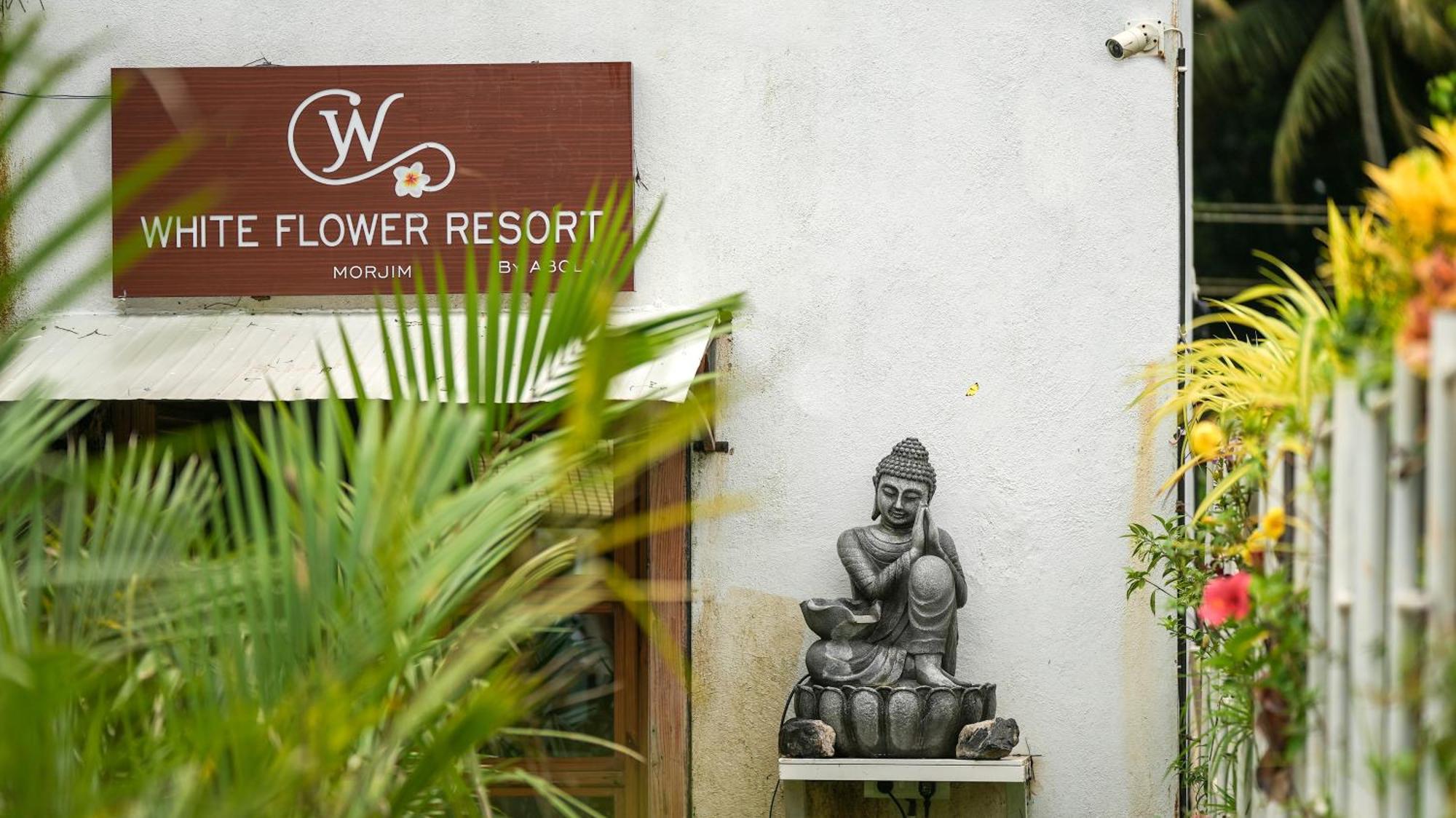 Whiteflower Resort Morjim Luaran gambar
