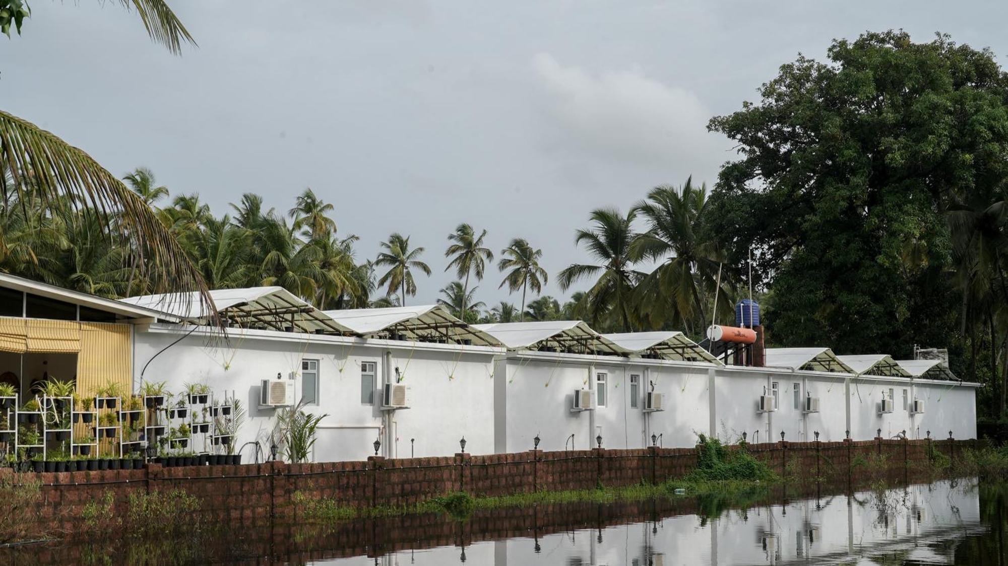 Whiteflower Resort Morjim Luaran gambar